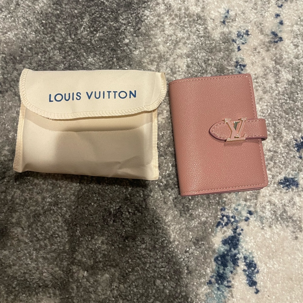 Women’s fashion wallet